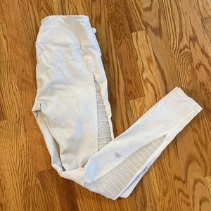Alo yoga white pants